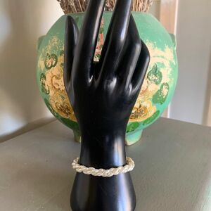 Twisted Fresh water PEARL Bracelet, in Gold, Unmarked